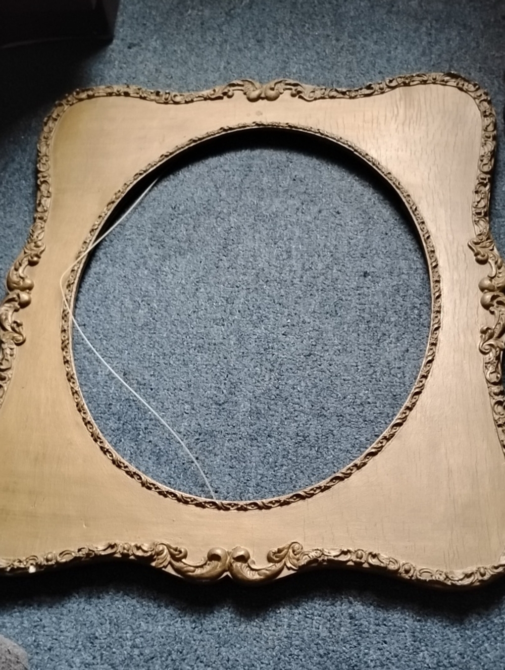 Antique Gold Ornate Oval-Center Decorative Frame
